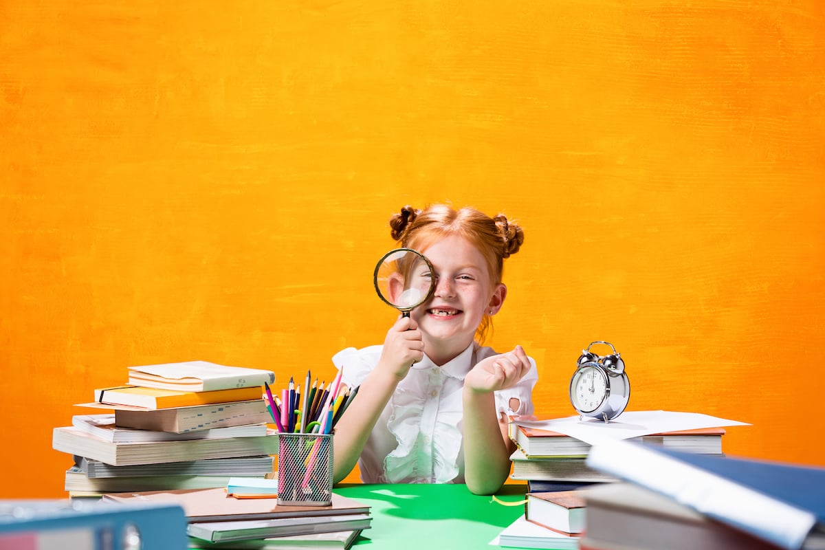 teen-girl-with-lot-books